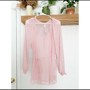 Jessica Simpson maternity shirt
